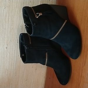 Black Boots with Gold Side Zipper (8)